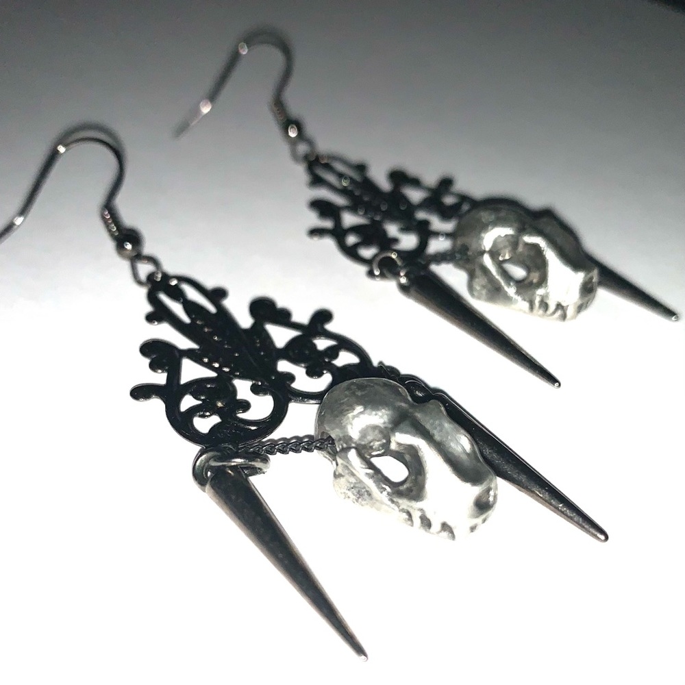Victorian Gothic Goth Skull Dangle Spike Earrings - Picture 2 of 3